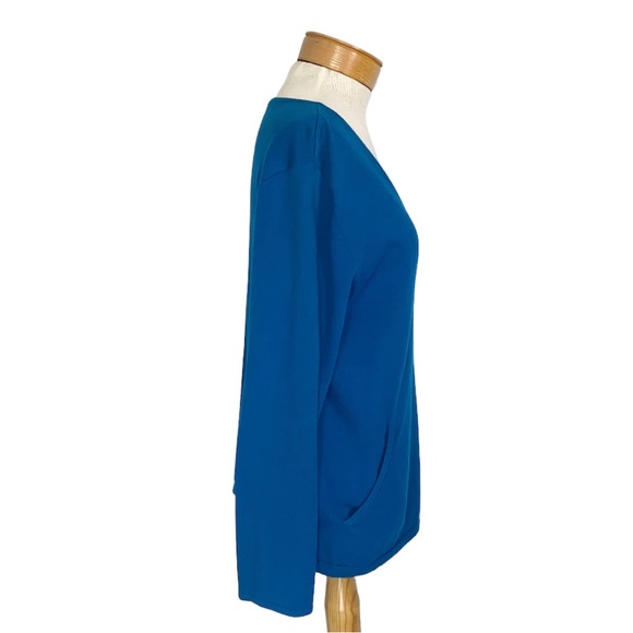 Chico’s, V-neck Turquoise, Long Sleeve Sweater with Pockets and Tie Hem 1/Med. - Picture 8 of 8